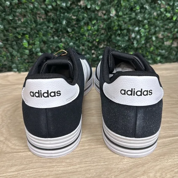 Adidas Men's Daily 4.0 Sneakers Black/White - 12
