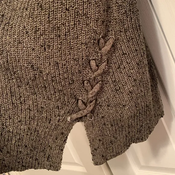 American Eagle, tweed cardigan with adorable side detail, size large, EUC