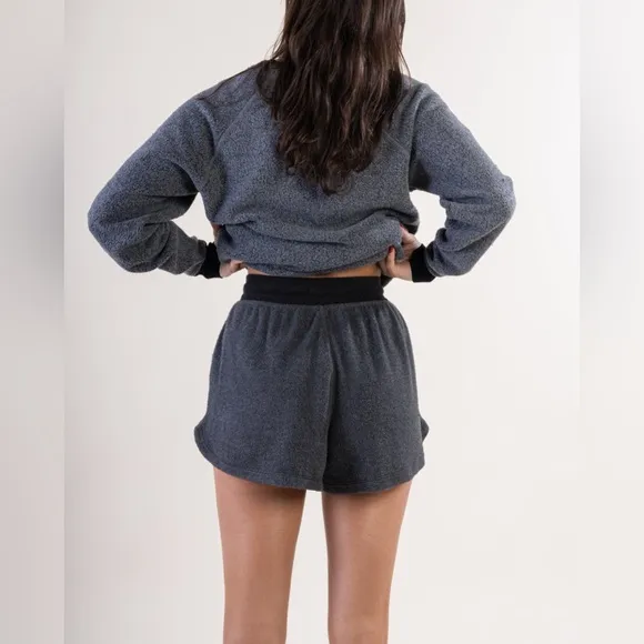 Feat BlanketBlend™ 4&quot; Shorts Fuzzy Cozy Gray Women's Shorts Size Small