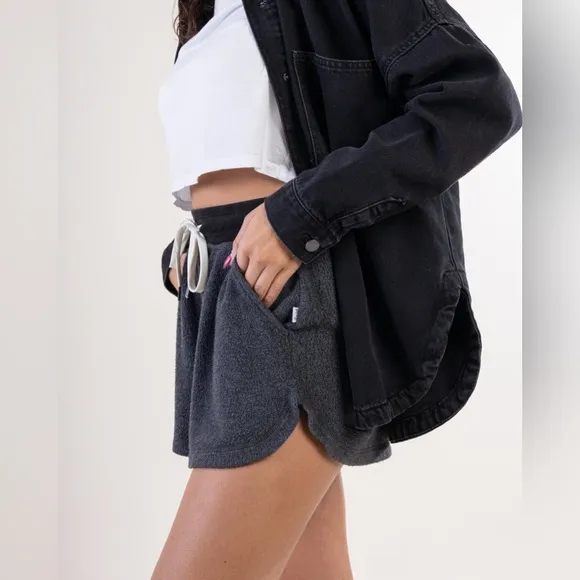 Feat BlanketBlend™ 4&quot; Shorts Fuzzy Cozy Gray Women's Shorts Size Small