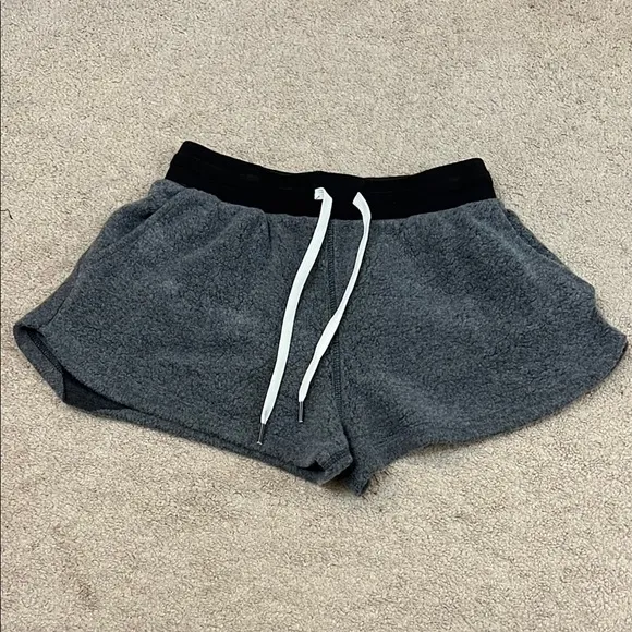 Feat BlanketBlend™ 4&quot; Shorts Fuzzy Cozy Gray Women's Shorts Size Small