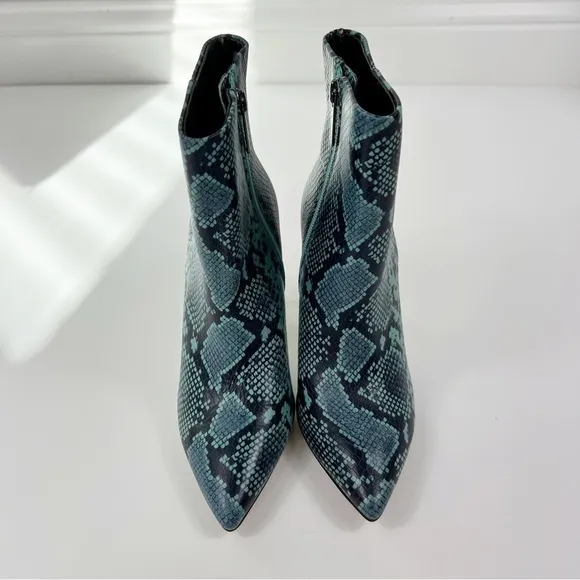 Gianna Bini Fawlie Blue Snake Print Leather Clear Flared Heel Booties Size 6