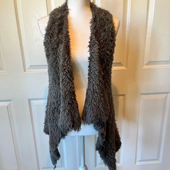 KENSIE | Gray Shaggy Waterfall Faux Fur Vest