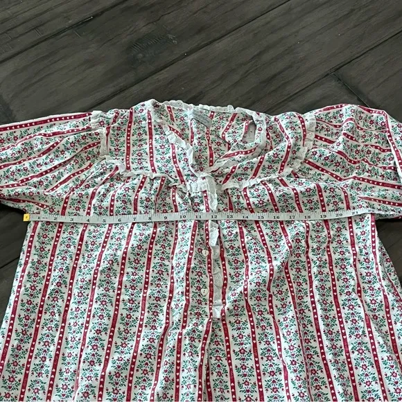 Lanz of Salzburg Floral and Heart Long-Sleeve Nightgown - Size Medium/Large