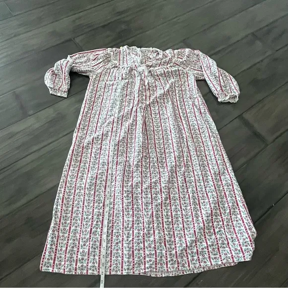 Lanz of Salzburg Floral and Heart Long-Sleeve Nightgown - Size Medium/Large
