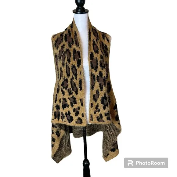 Leopard Cheetah Women SZ OS Poncho Jungle Fuzzy Knit Soft Wrap Cozy Cardigan U3