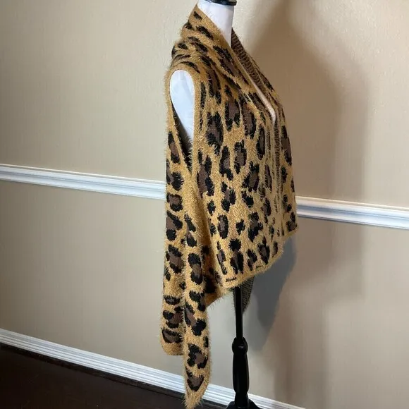Leopard Cheetah Women SZ OS Poncho Jungle Fuzzy Knit Soft Wrap Cozy Cardigan U3
