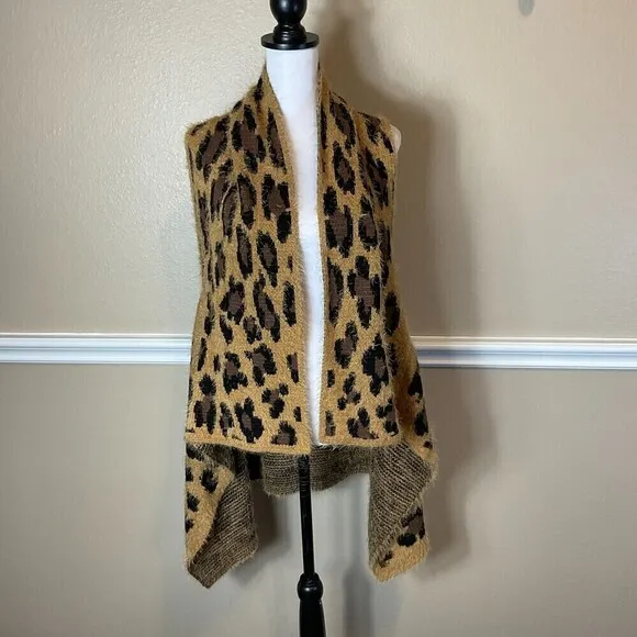 Leopard Cheetah Women SZ OS Poncho Jungle Fuzzy Knit Soft Wrap Cozy Cardigan U3