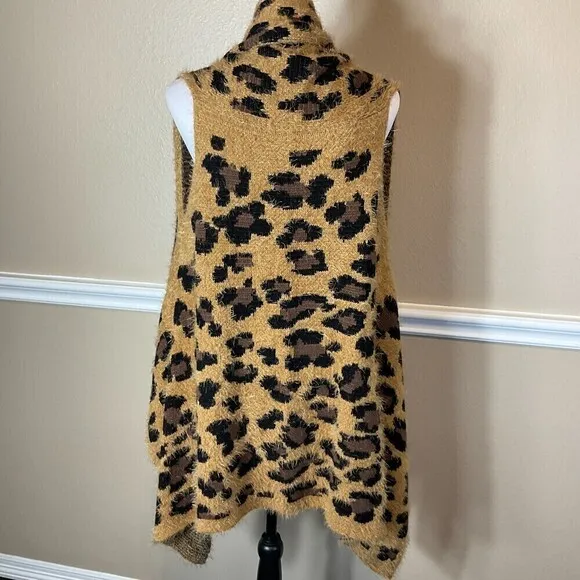 Leopard Cheetah Women SZ OS Poncho Jungle Fuzzy Knit Soft Wrap Cozy Cardigan U3