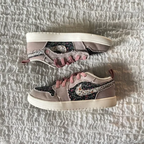 Nike Jordan 1 Low Alt SE  girls size 2 floral sneakers