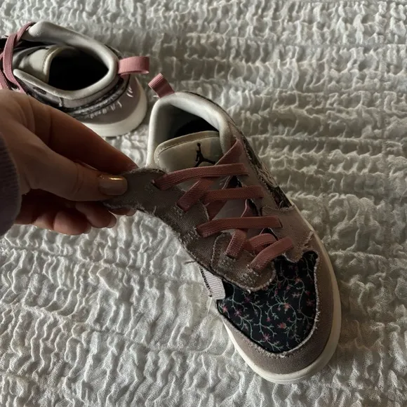 Nike Jordan 1 Low Alt SE  girls size 2 floral sneakers