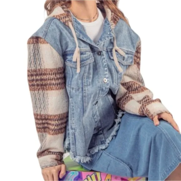 NWOT Denim Jacket with Plaid Sleeves Hooded Button Front Distressed Edges Size S