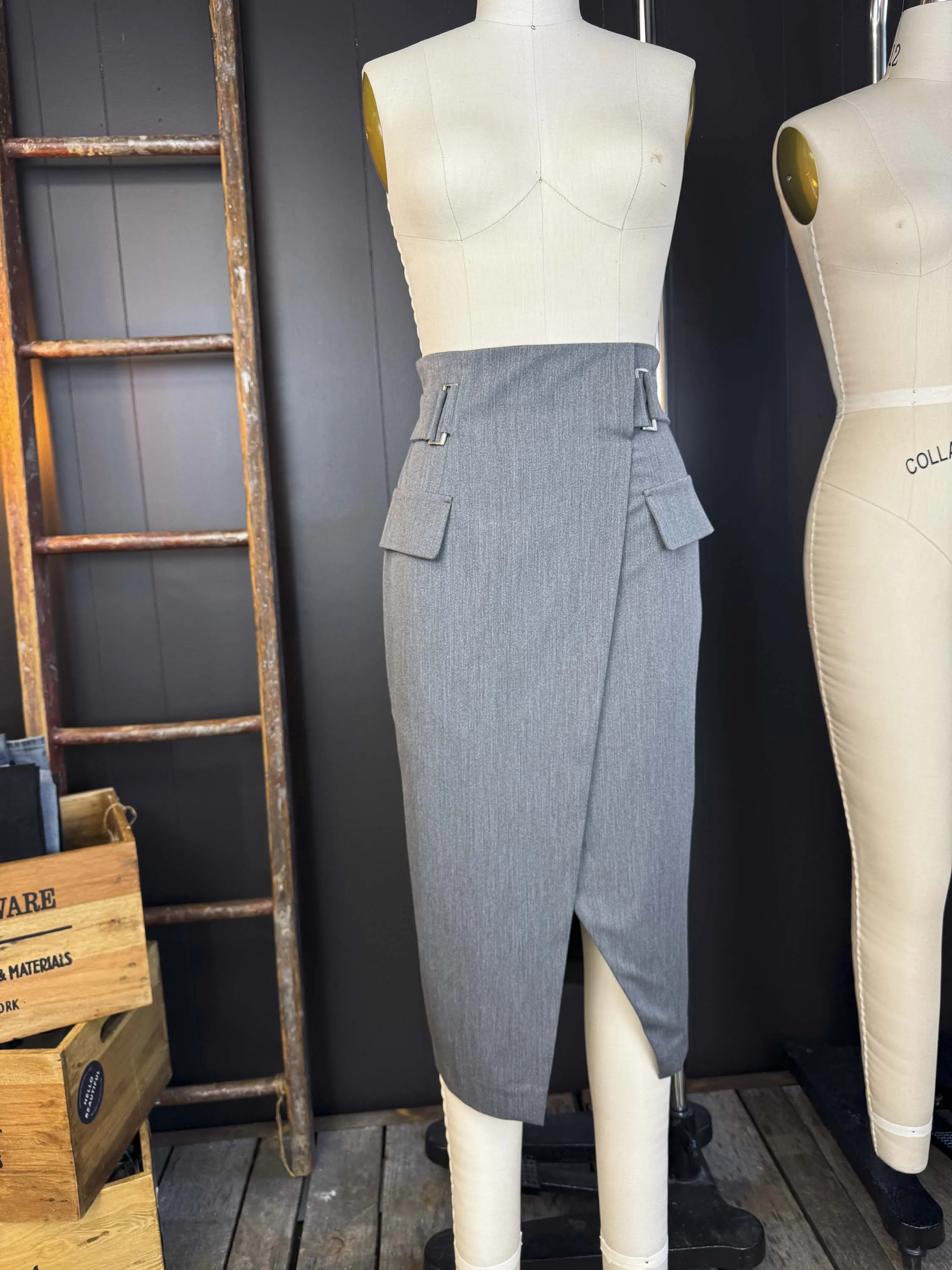 Pre loved Gray Pencil Skirt - Size S