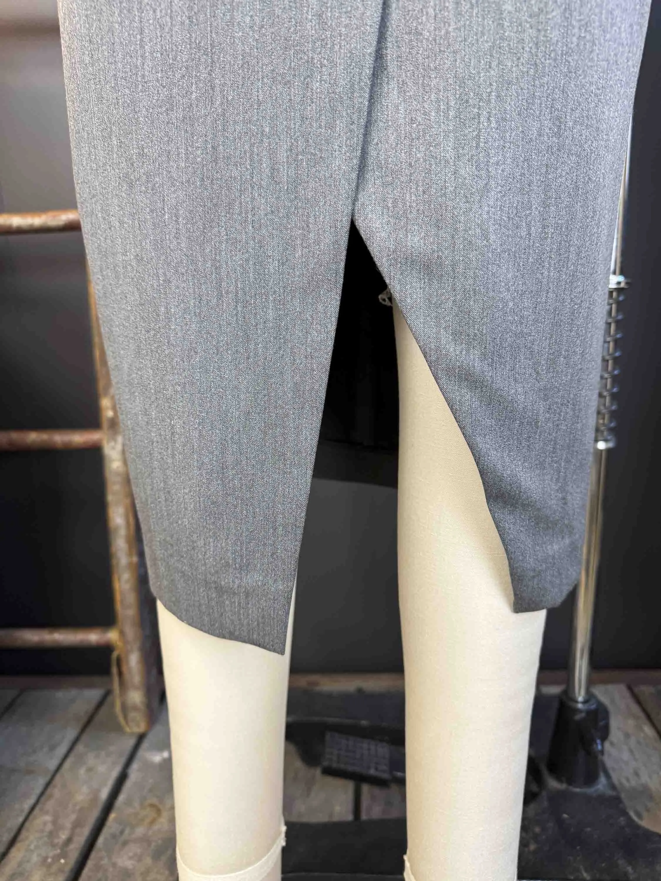 Pre loved Gray Pencil Skirt - Size S