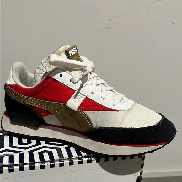 Puma “Future Rider” Varsity Red and Dhalia Gold Sneakers! 80s Vintage Retro