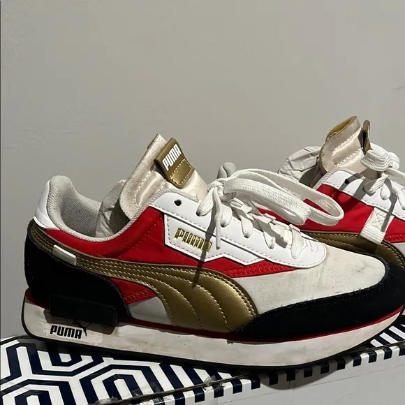 Puma “Future Rider” Varsity Red and Dhalia Gold Sneakers! 80s Vintage Retro