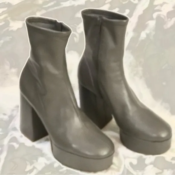 Steve Madden Lilly Platform Zip Ankle Booties Dark Taupe size 8.5