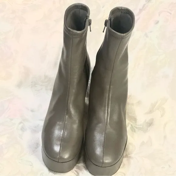 Steve Madden Lilly Platform Zip Ankle Booties Dark Taupe size 8.5