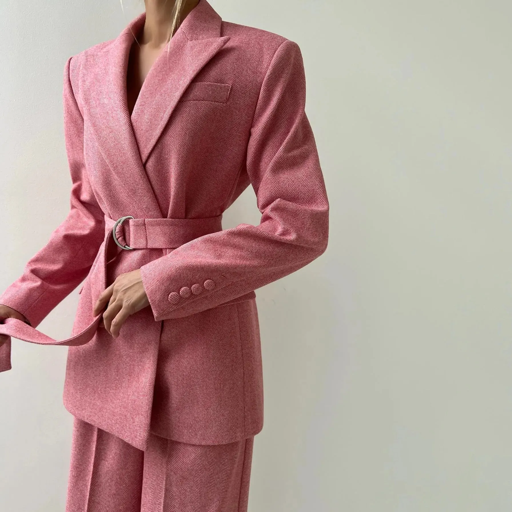 Stylish Women's Grey 3-Piece Pant Suit – Elegant Modern Design