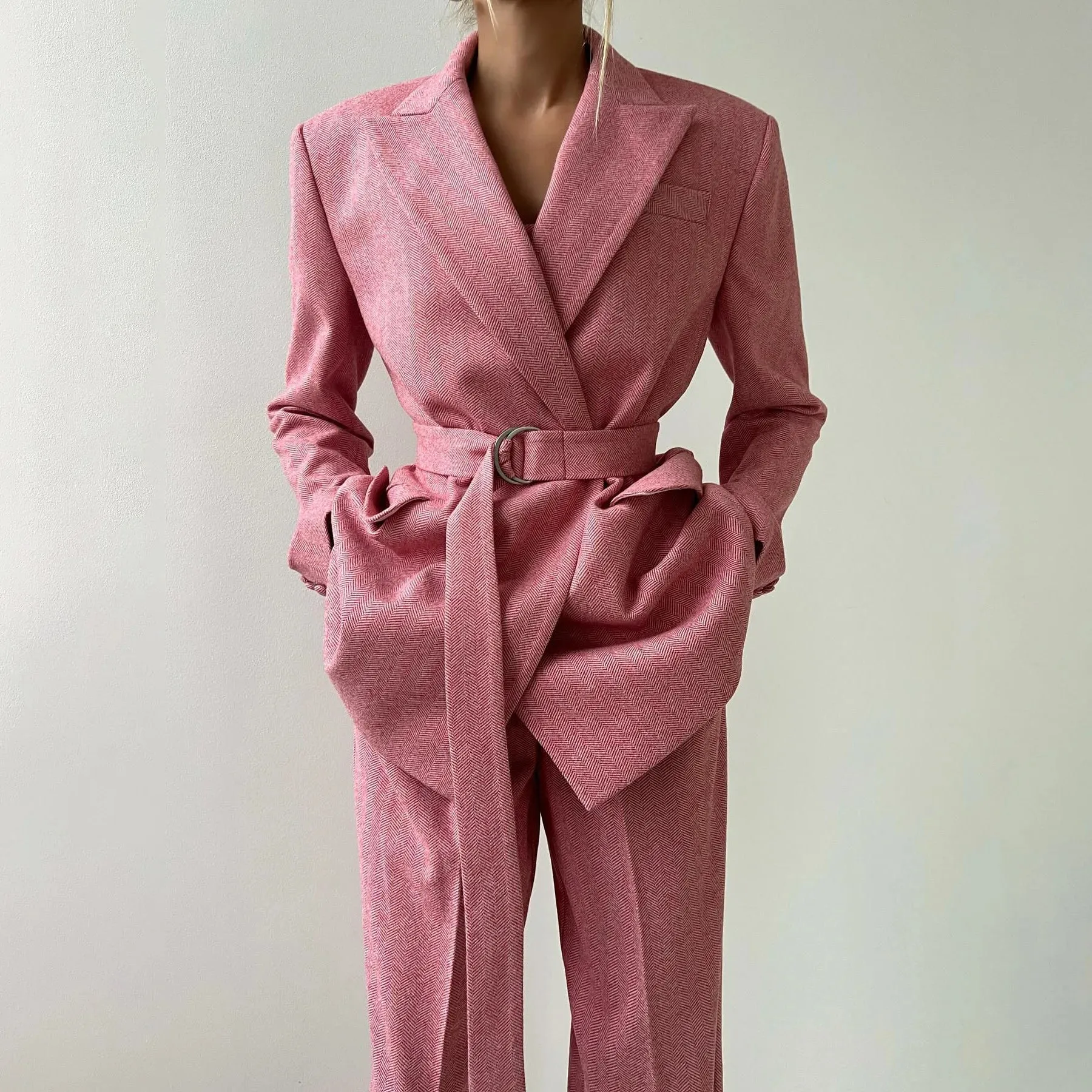 Stylish Women's Grey 3-Piece Pant Suit – Elegant Modern Design