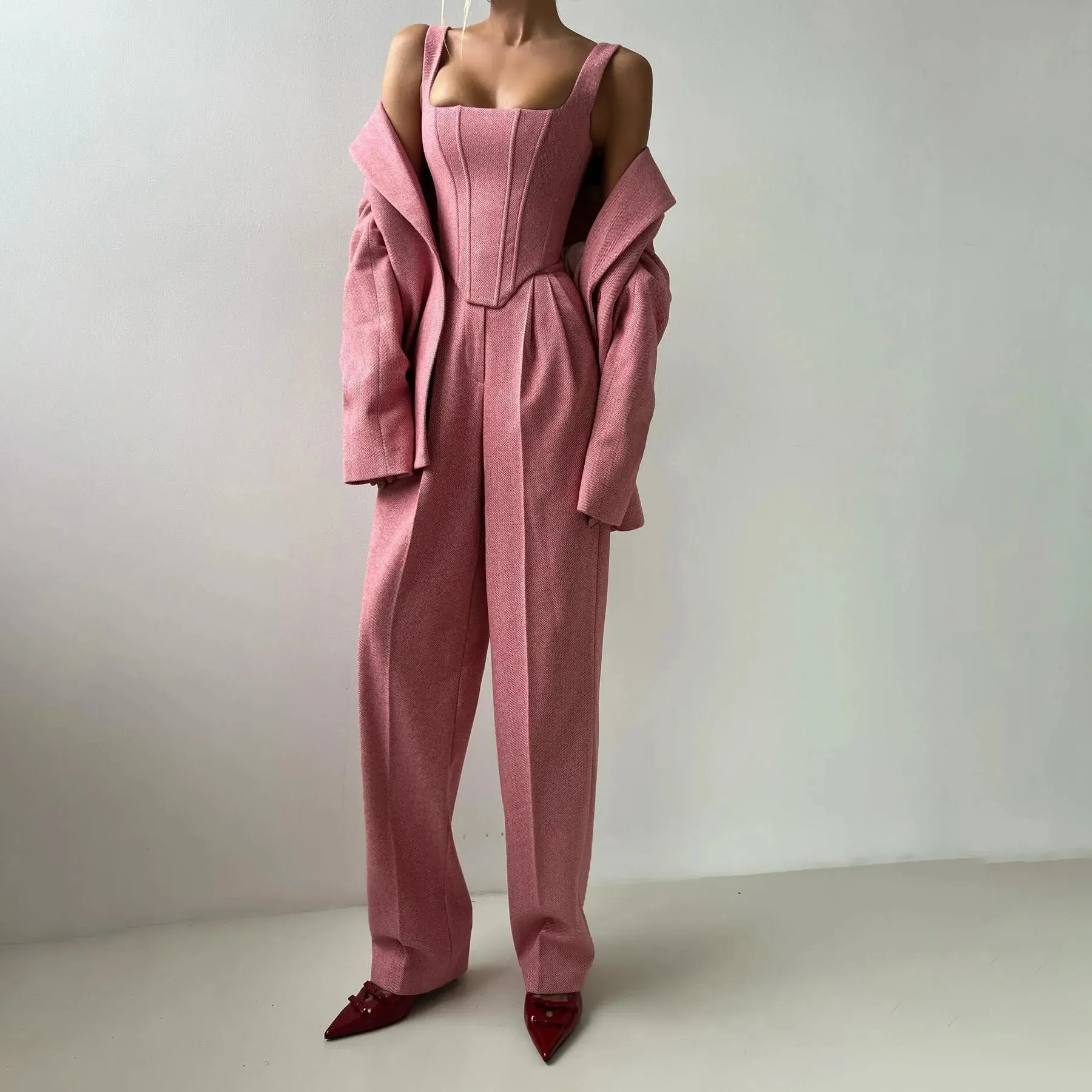 Stylish Women's Grey 3-Piece Pant Suit – Elegant Modern Design