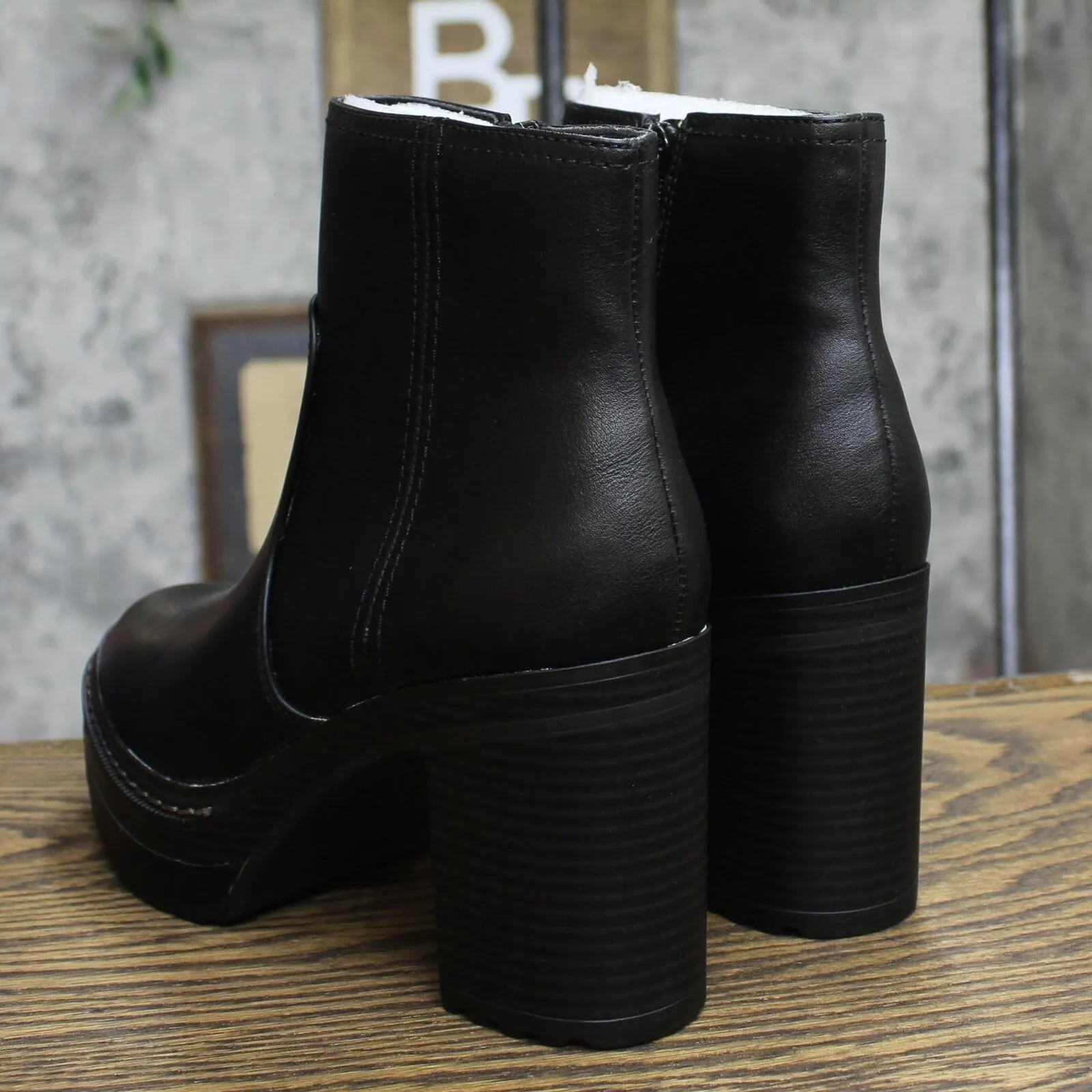Sun   Stone Womens Kinsley Platform Booties 10014121100 Black 7M