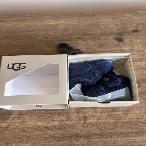 Ugg Bixbee Baby Navy Booties Size 0-6 Months