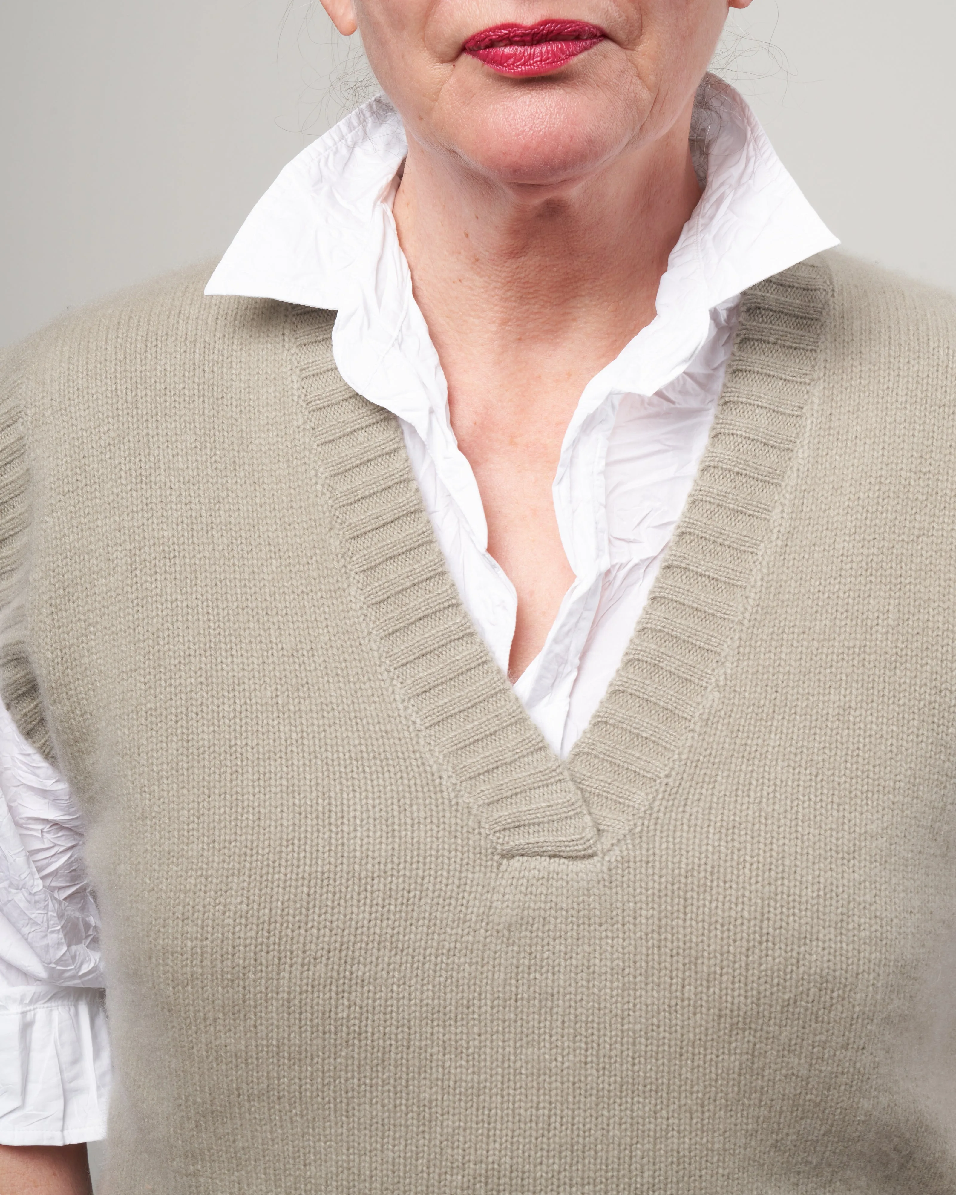 v-sweater - moos