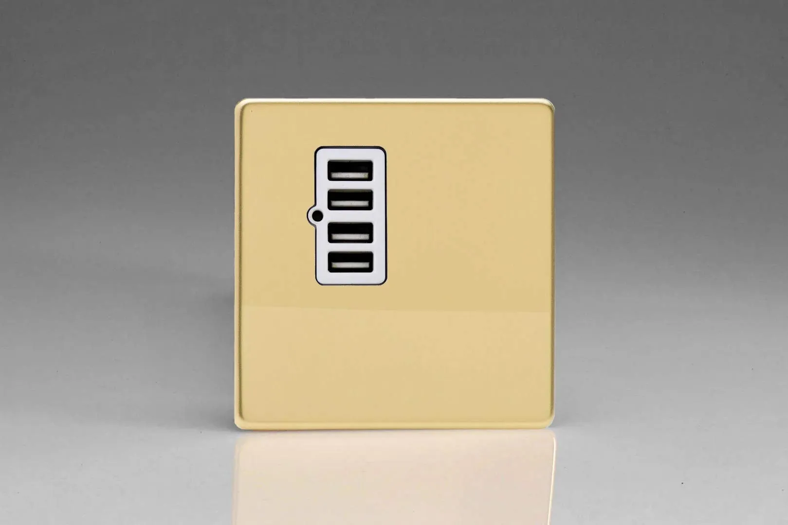 Varilight XDVU4WS Screwless Polished Brass 4 Gang 5V DC 4800mA USB Charging Port (Single Plate)